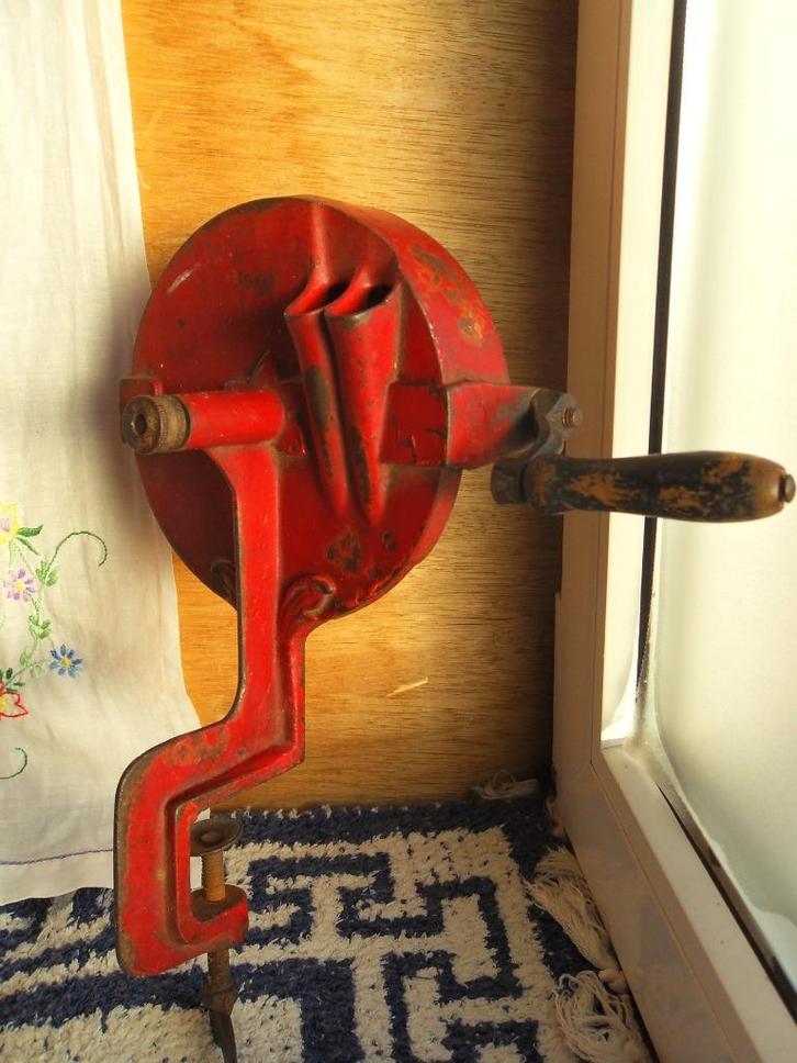 oude bonensnijder/ snijmachine/ keukenmachine manueel, Antiek en Kunst, Antiek | Keukenbenodigdheden, Ophalen of Verzenden