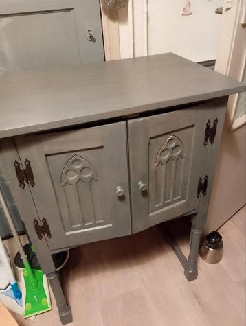 Tv kast - meubel met 2 deurtjes  beschikbaar voor biedingen