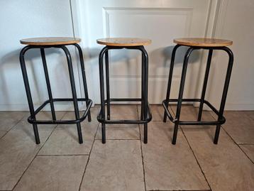 Partij degelijke hoge schoolkrukken/ krukken! beschikbaar voor biedingen