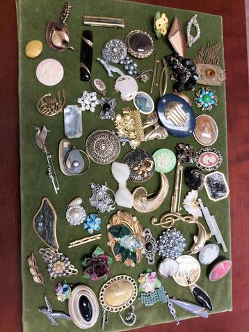 Partij Vintage Broche Collectie 73 stuks beschikbaar voor biedingen