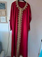 Mooie rode kaftan met gouden details en ceintuur, Maat 42/44 (L), Ophalen of Verzenden, Zo goed als nieuw, Rood
