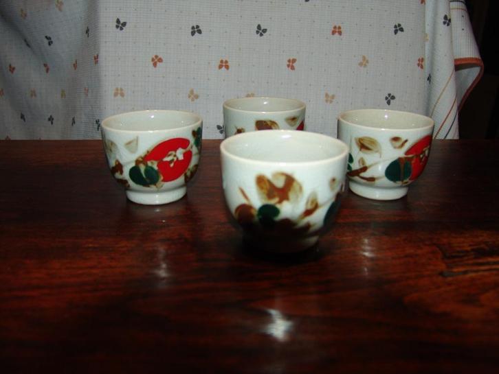 Niko Reg Handpainted | Japans Glazed Porselein | 4 mokken, Antiek en Kunst, Antiek | Porselein, Ophalen of Verzenden