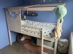 Halfhoogslaper met huisje, Kinderen en Baby's, Kinderkamer | Bedden, Ophalen, 70 tot 85 cm, Zo goed als nieuw, Hoogslaper of Stapelbed