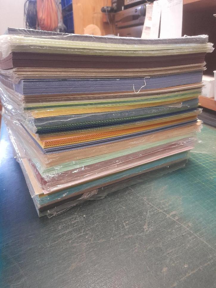 OPRUIMING gekleurd scrapbook karton, Hobby en Vrije tijd, Scrapbooking, Nieuw, Papier of Karton, Ophalen of Verzenden