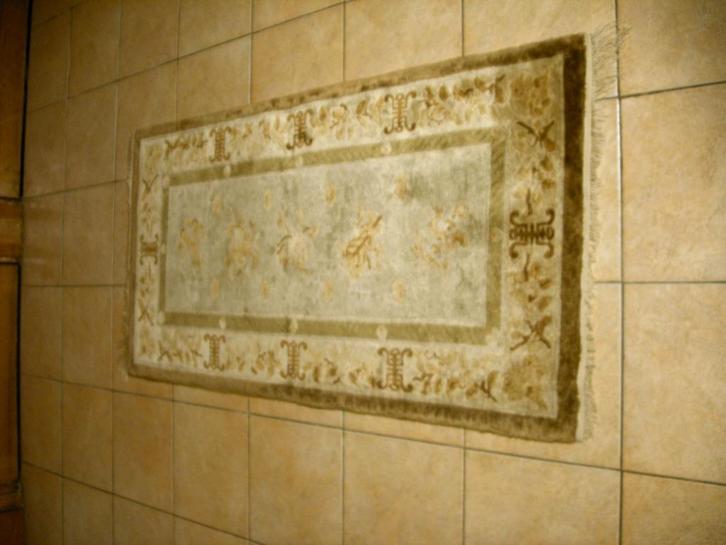 Een handgeknoopt Chinees zijden tapijt, Huis en Inrichting, Stoffering | Tapijten en Kleden, Zo goed als nieuw, 50 tot 100 cm