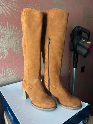  Suede hoge laarzen , boots, maat 38 camel kleur beschikbaar voor biedingen
