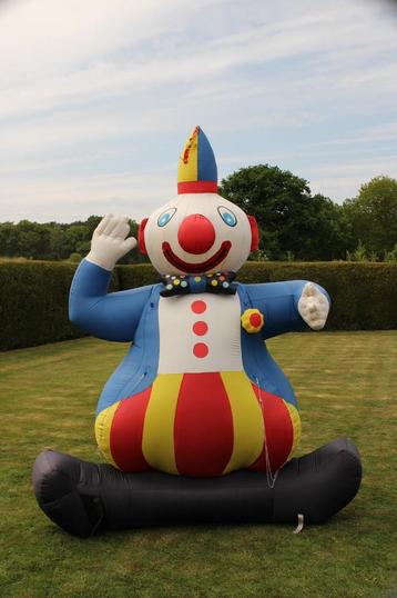 Clown opblaaspop huren beschikbaar voor biedingen