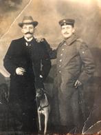 WO1 DUITS Zw/w foto Militair poseert met burger en hond, Verzenden, Landmacht, Duitsland, Foto of Poster