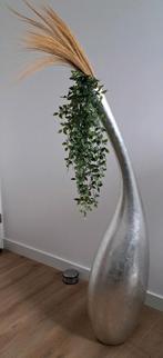 Elegante vaas 1,40 cm hoogte ,met bladzilver afwerking, Ophalen, Kunststof, Overige kleuren, Zo goed als nieuw
