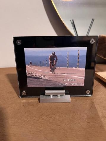 Urn met foto (foto is een voorbeeldfoto), niet gebruikt beschikbaar voor biedingen