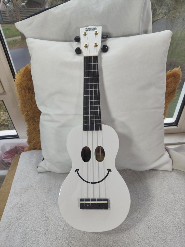 Mahalo Sopraan ukulele Smile, Wit, Muziek en Instrumenten, Snaarinstrumenten | Overige, Nieuw, Ukelele, Ophalen of Verzenden