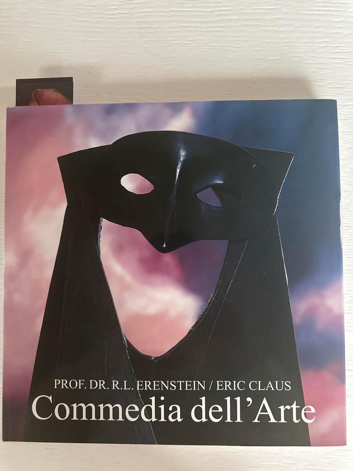 Commedia dell'Arte - kunstboek van de beeldhouwer E. Claus, Antiek en Kunst, Kunst | Beelden en Houtsnijwerken, Ophalen of Verzenden