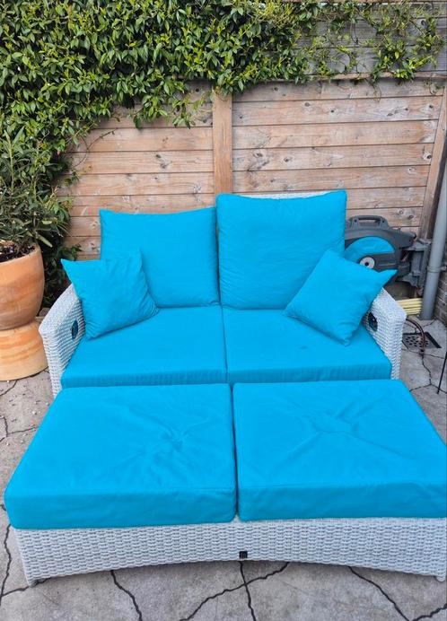 Rotan tuinbank blauw kussens voetenbankje verstelbaar bankje, Tuin en Terras, Tuinbanken, Zo goed als nieuw, Rotan, Ophalen