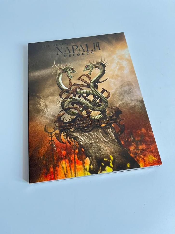 The Realm of Napalm Records compilatie cd en dvd, Cd's en Dvd's, Cd's | Rock, Zo goed als nieuw, Ophalen of Verzenden