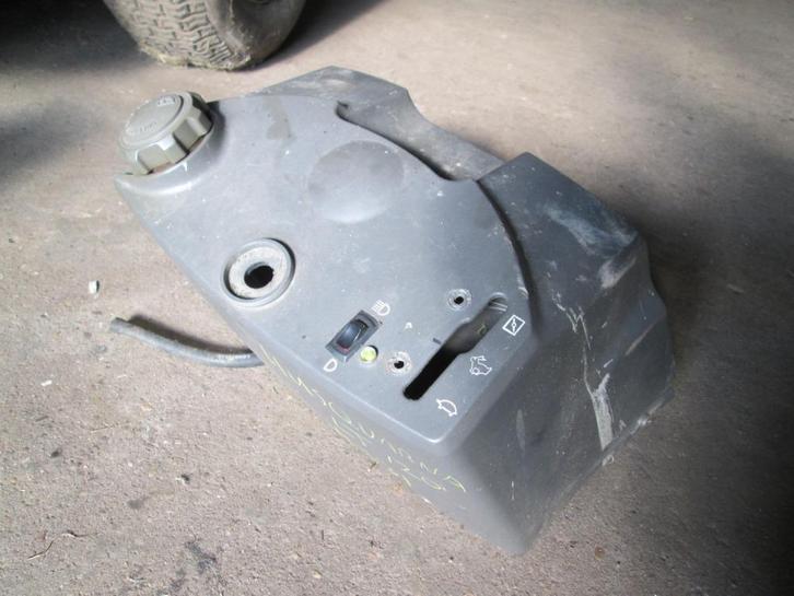 Benzinetank Husqvarna Rally Yard Pro Partner AYP Prim Wizard, Tuin en Terras, Grasmaaiers, Gebruikt, 50 cm of meer, Ophalen of Verzenden