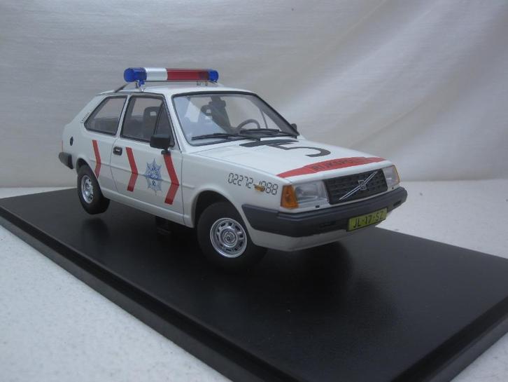 Volvo 343 GLS 1982  Rijkspolitie 1:18 T9, Hobby en Vrije tijd, Modelauto's | 1:18, Nieuw, Auto, Overige merken, Ophalen of Verzenden