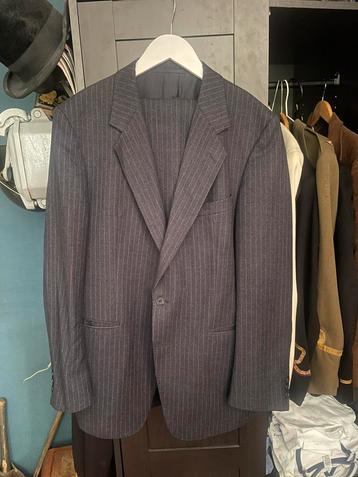 Vintage jaren 80 pak beschikbaar voor biedingen