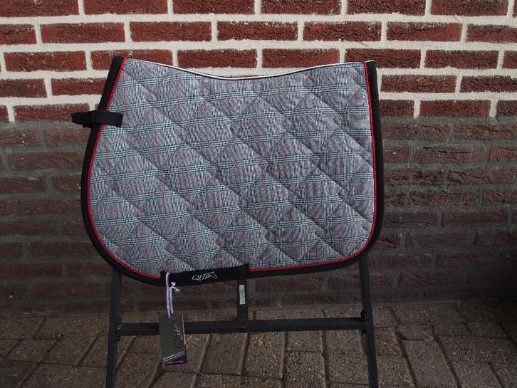 QHP Saddle Pad Check Grey GP Pony, Dieren en Toebehoren, Paarden en Pony's | Dekens en Dekjes, Nieuw, Dekje, Ophalen of Verzenden