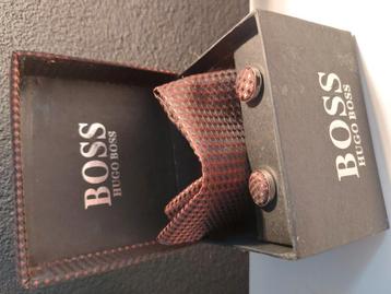Hugo Boss manchet knopen inclusief pochet  beschikbaar voor biedingen