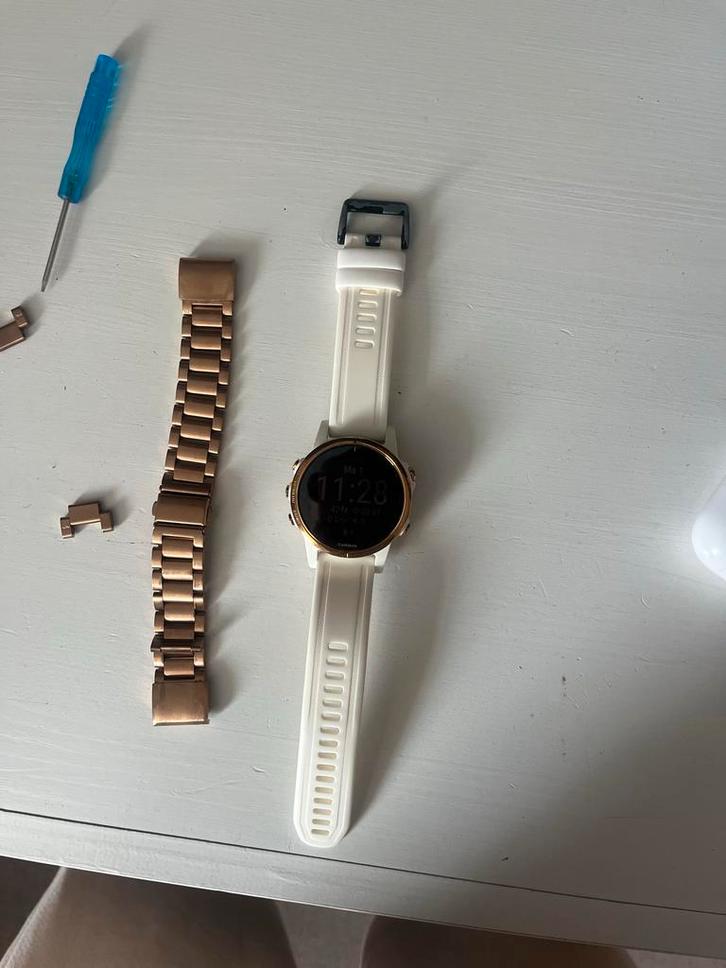 Garmin Fenix 5S Plus Saffierglas Wit Rosegoud, Sieraden, Tassen en Uiterlijk, Sporthorloges, Gebruikt, Android, Wit, Afstand, Waterdicht