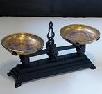 Gietijzeren Weegschaal tot 3 kg met messing schalen, Ophalen of Verzenden