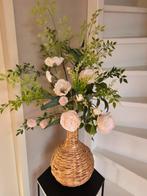 Grote hoge zeegras vaas met beige zijde bloemen, Huis en Inrichting, Ophalen of Verzenden, Zo goed als nieuw, Binnen