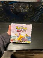 Pokémon vivid voltage swsh boosterbox with tear in seal, Ophalen of Verzenden, Nieuw, Boosterbox, Foil