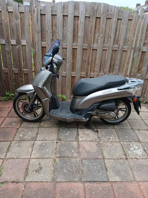 kymco scooter  2de eigenaar, Fietsen en Brommers, Snorfietsen en Snorscooters, Gebruikt, Kymco, Benzine, Ophalen of Verzenden