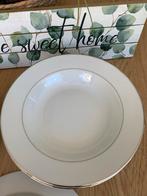 4 Diepe Borden Soepborden Pastaborden Wit met Zilveren Rand, Huis en Inrichting, Keuken | Servies, Gebruikt, Ophalen of Verzenden