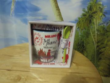 nieuwe milano mok / beker met lepeltje amore milano in doos beschikbaar voor biedingen
