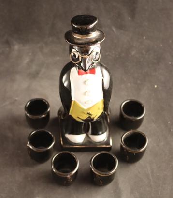 Whiskyfles met shotglaasjes   beschikbaar voor biedingen