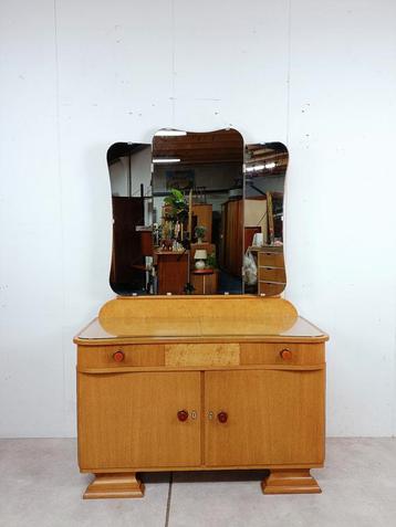 Vintage kaptafel met drieluikspiegel  beschikbaar voor biedingen
