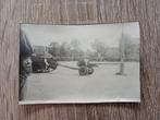 Foto bevrijding Amsterdam, Bren carrier met een 6 pounder., Verzamelen, Militaria | Tweede Wereldoorlog, Ophalen of Verzenden