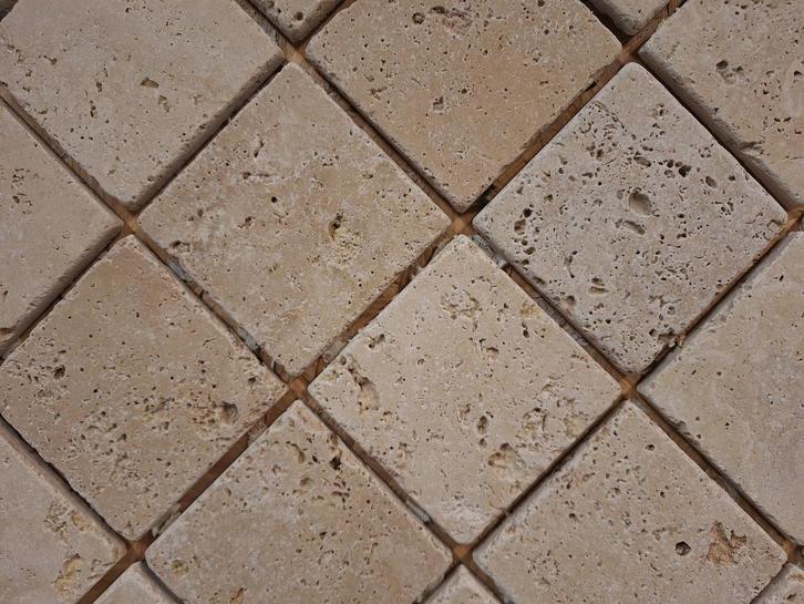 Travertin Light 10x10 cm wand en vloertegels getrommeld, Doe-het-zelf en Verbouw, Tegels, Nieuw, Vloertegels, Overige materialen