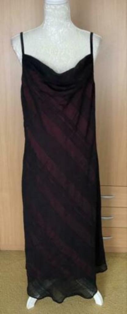 Lange jurk maat 50 [v], Kleding | Dames, Grote Maten, Zo goed als nieuw, Jurk, Zwart, Ophalen of Verzenden