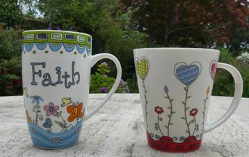 2 mokken Faith Hope and Love + God Houd Van Je Zoals Je Bent beschikbaar voor biedingen