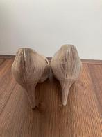 Lodi goud met creme pumps maat 38, Lodilovers@lodi.es, Beige, Polígono Industrial Campo Alto c/ Gran Bretaña, 156 A 03600 ELDA (Alicante)