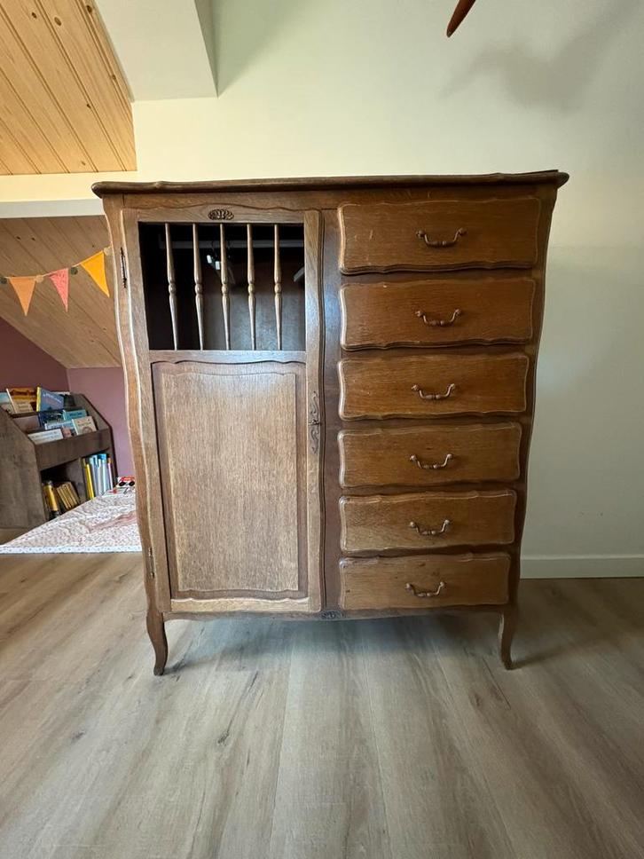 Brocante Queen Ann Meidenkast, Antiek en Kunst, Antiek | Meubels | Kasten, Ophalen of Verzenden