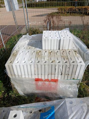 Kalkzandsteen 70 st. / 47 st. / 50 st. beschikbaar voor biedingen