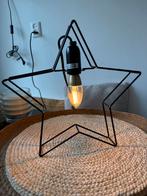 Zwart metalen lamp in een vorm van een ster, Huis en Inrichting, Lampen | Tafellampen, Ophalen of Verzenden, Zo goed als nieuw