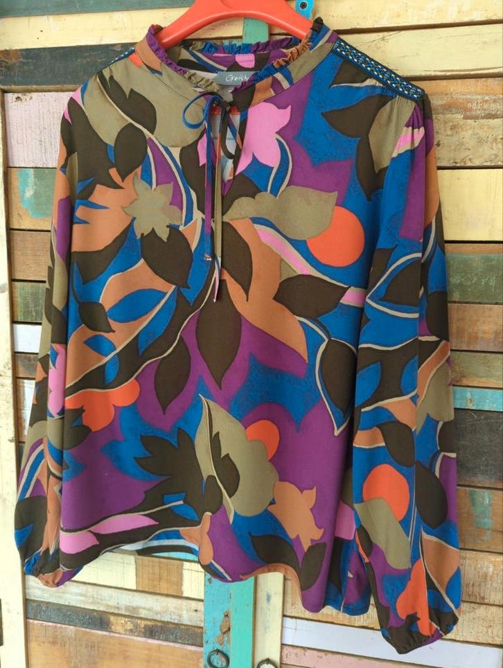 Vrolijke top / blouse Geisha (maat 36, S), Kleding | Dames, Blouses en Tunieken, Zo goed als nieuw, Maat 36 (S), Ophalen of Verzenden