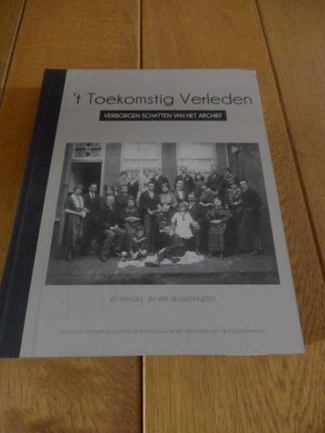't toekomstig verleden verborgen schatten van het archief. beschikbaar voor biedingen