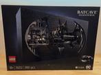 (GESEALD) Lego 76252 Batcave - Shadow Box, Ophalen of Verzenden, Nieuw, Complete set, Lego