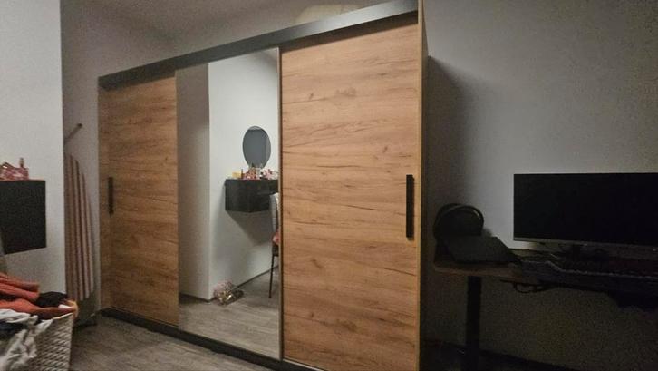 Grote kledingkast (250cm), Huis en Inrichting, Kasten | Kledingkasten, Ophalen