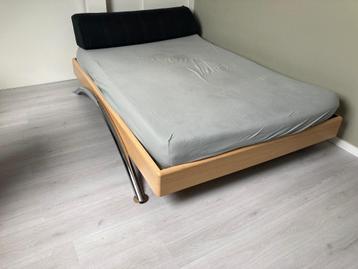 Bed te koop (140x200cm)