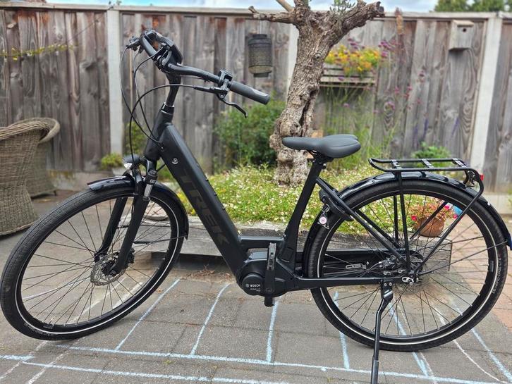 Te koop een mooie District 6 elektrische fiets van Trek, Fietsen en Brommers, Elektrische fietsen, Gebruikt, Overige merken, 50 km per accu of meer