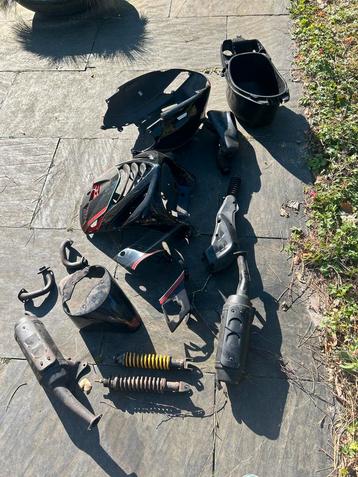 Piaggio onderdelen nrg/typhoon/zip/type 1/2/3 beschikbaar voor biedingen