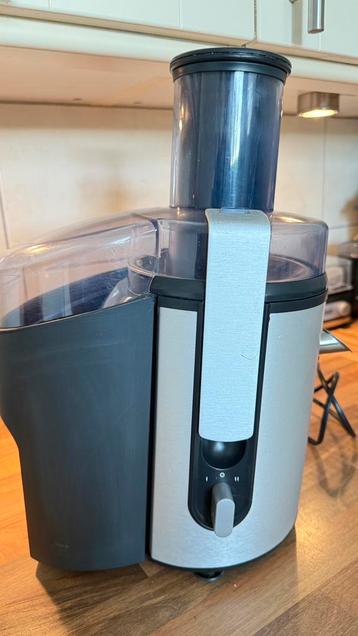 Philips sapcentrifuge HR1866 beschikbaar voor biedingen