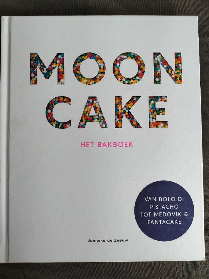 Mooncake - Het bakboek, Boeken, Kookboeken, Zo goed als nieuw, Taart, Gebak en Desserts, Ophalen of Verzenden
