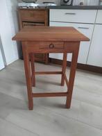 Leuke vierkante houten tafel, 60 cm of meer, Gebruikt, Minder dan 55 cm, Hout